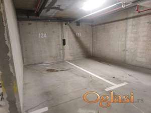 Na prodaju dva parking mesta, isključivo se prodaju zajedno u boksu!